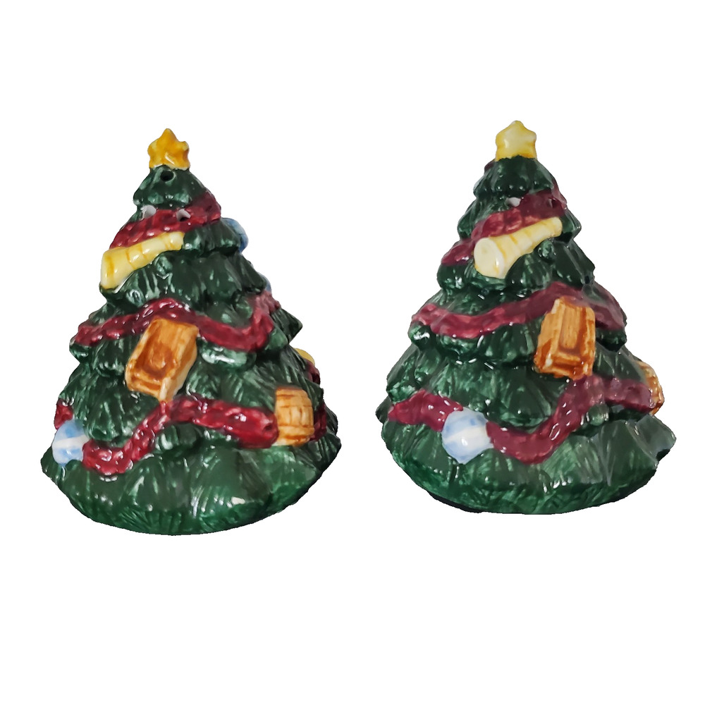Vintage 94 RH Macy & Co. Christmas Tree Salt & Pepper Shakers Green 3" Ceramic